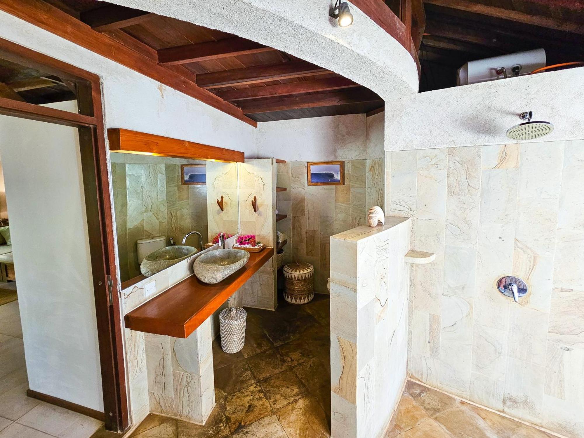 Keong Villas Nembrala Bagian luar foto